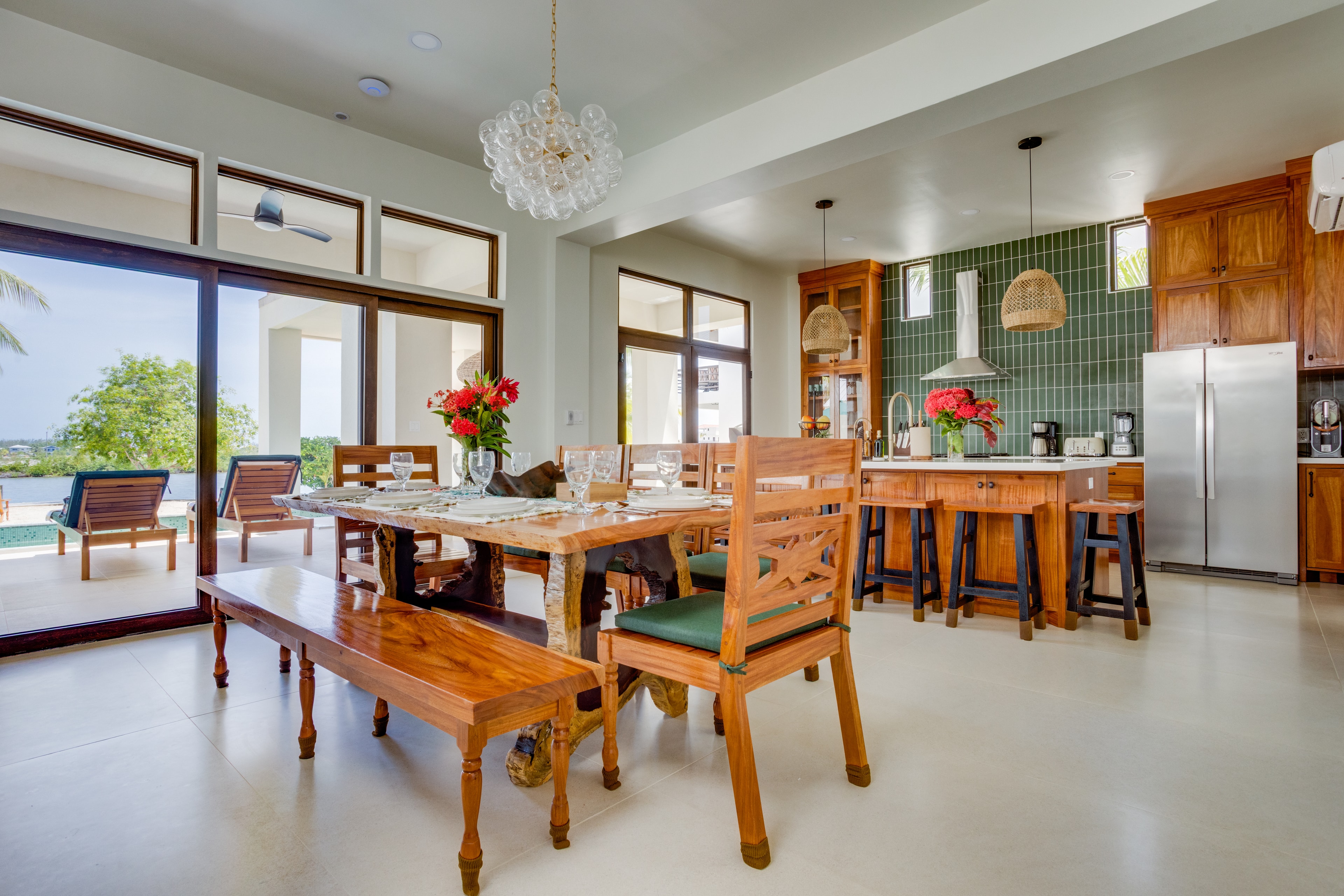Open-plan dining and kitchen